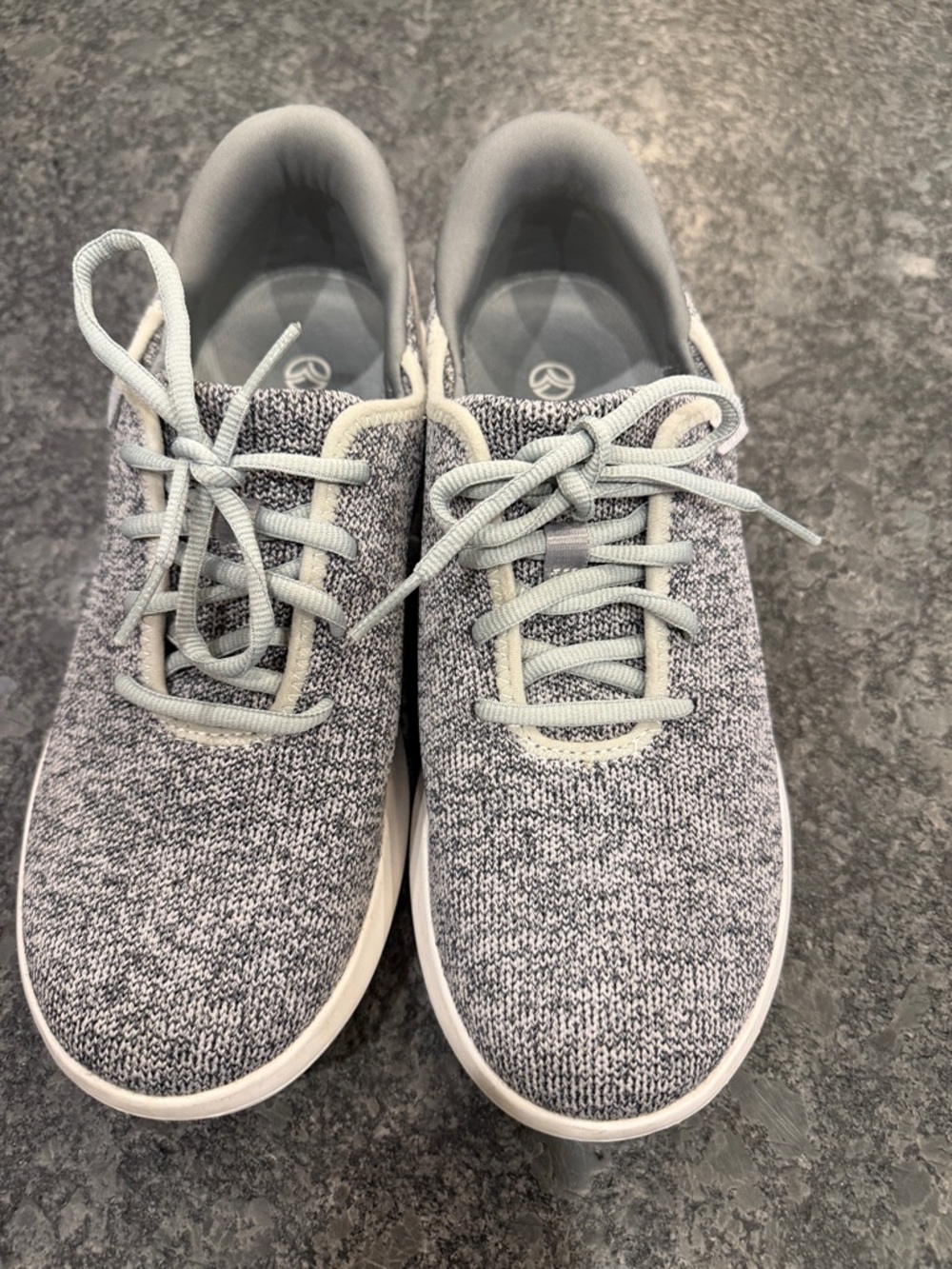 Kizik hands-free Gray Knit Lace-Up Sneakers women’s size 8.5